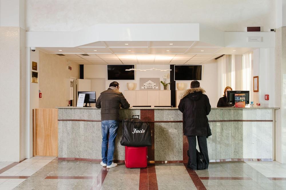 Alfa Fiera Hotel Vicenza Exterior photo